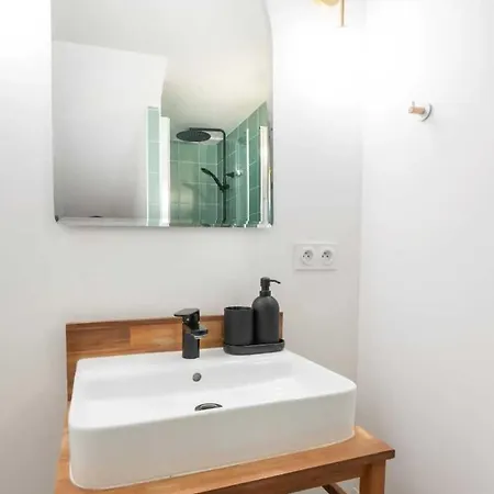 Апартаменты Elegant Triplex With Private Parking-2br-4p-honfleur *